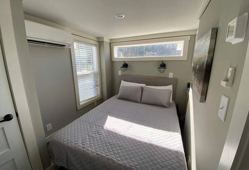 Hales Bar Marina And Resort