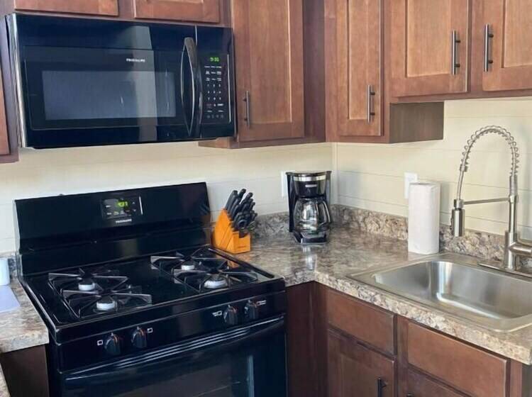 Hales Bar Marina And Resort