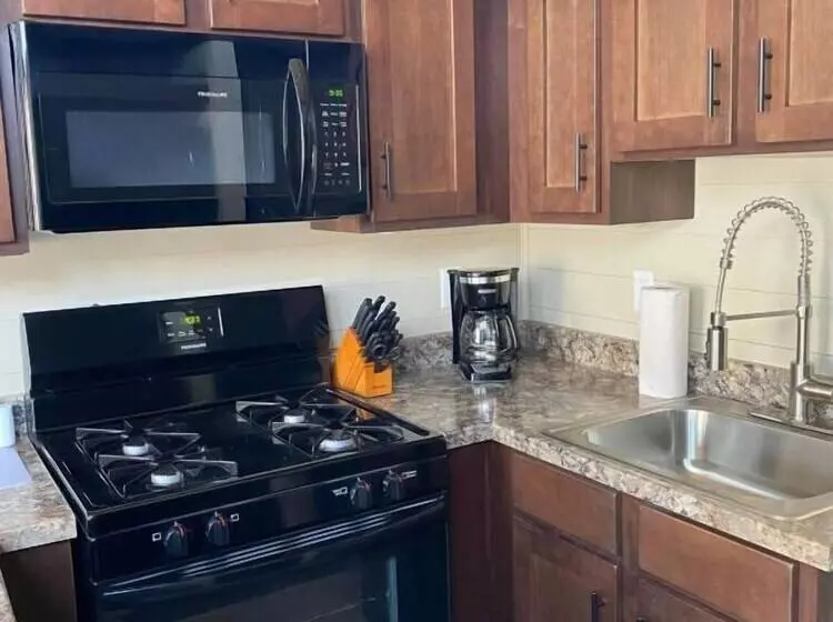 Hales Bar Marina And Resort