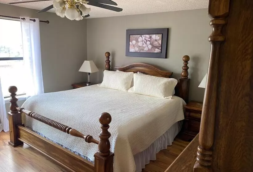 Hales Bar Marina And Resort