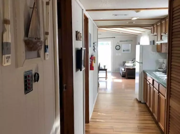 Hales Bar Marina And Resort