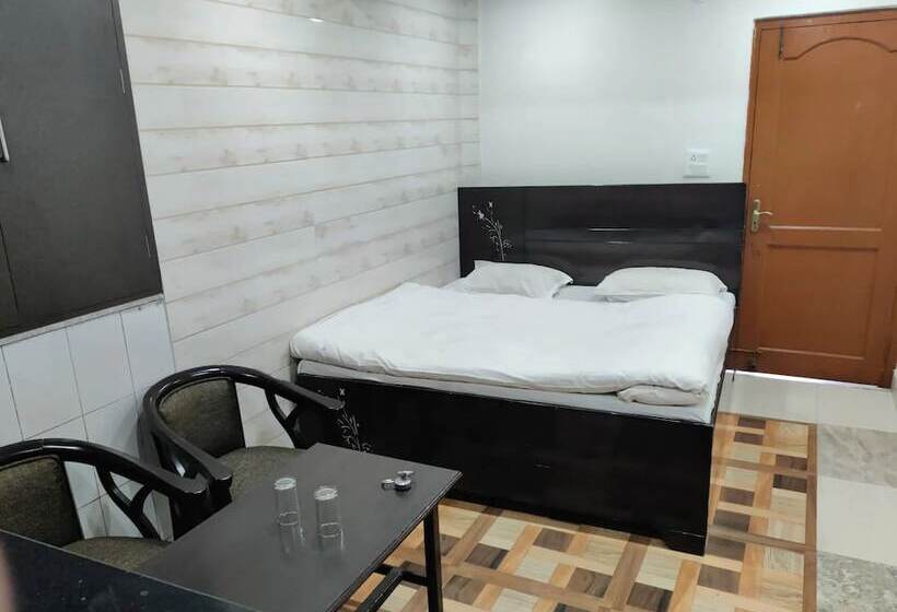 Hotel Goroomgo Sangita Paradise Nainital