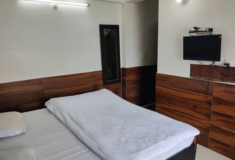 Hotel Goroomgo Sangita Paradise Nainital