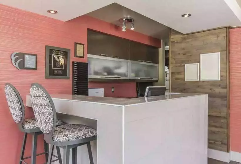 ホテル Hôtel Le 625