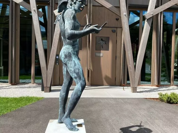 Hotelli Lartor Resort