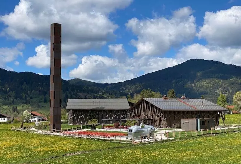 Hotelli Lartor Resort