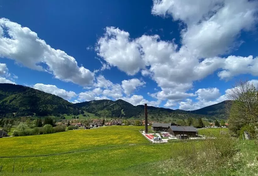 Hotelli Lartor Resort