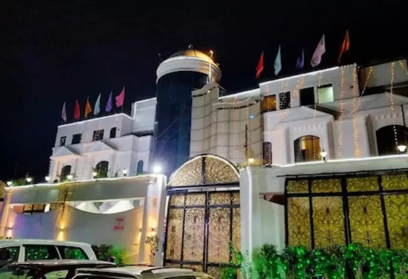 Hotelli Mandakini Royale