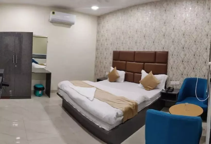 Hotelli Mandakini Royale