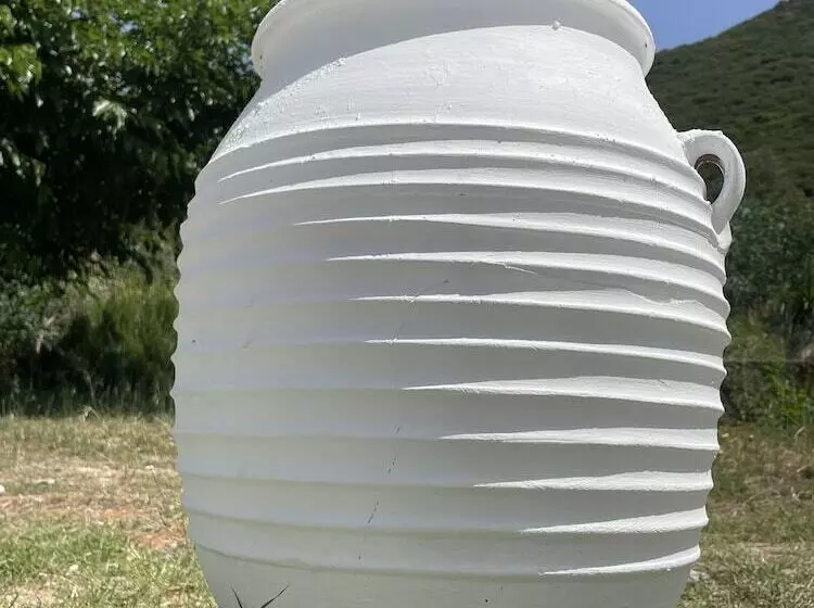 هتل Rustic Hill Private Pool Suites