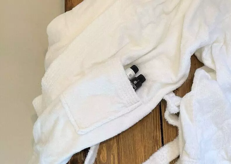 هتل Rustic Hill Private Pool Suites