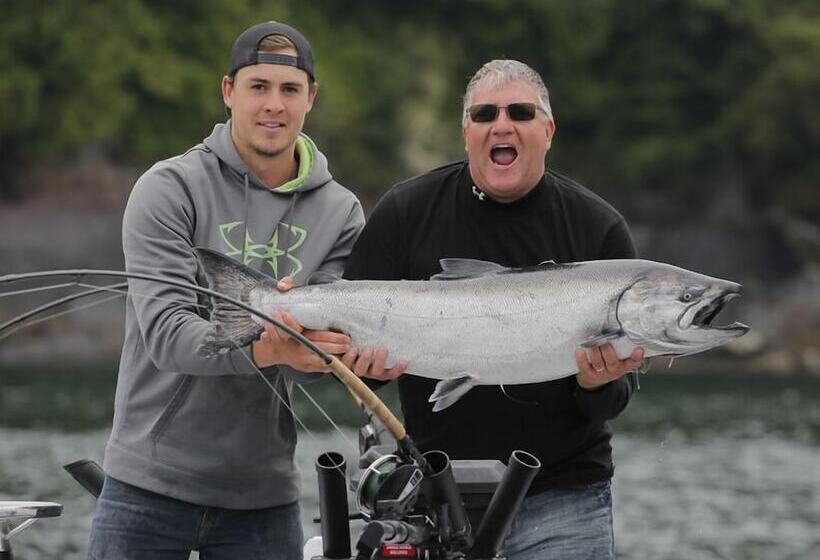 Hotel Sointula Lodge