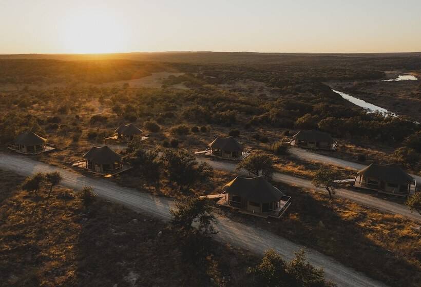 Отель Walden Retreats Hill Country