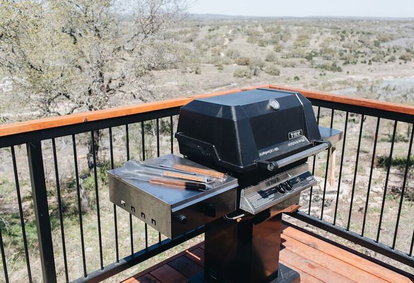 Отель Walden Retreats Hill Country