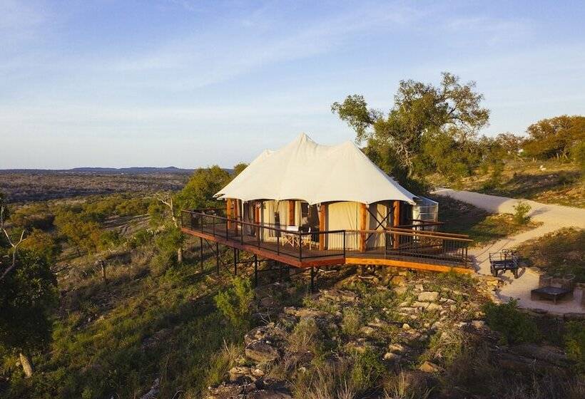 Отель Walden Retreats Hill Country