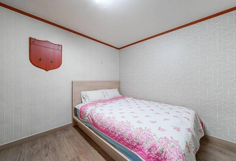 فندق على الطريق Tongyeong Q