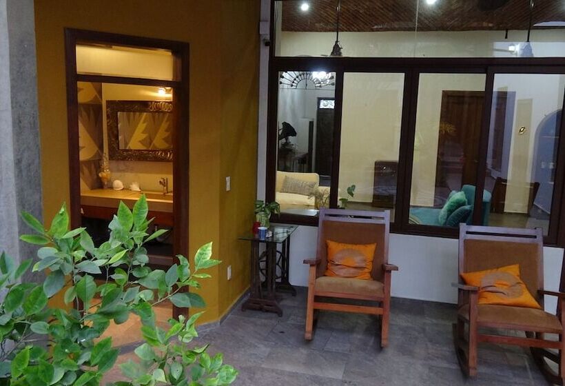 Pensió Casona 13 Flechas