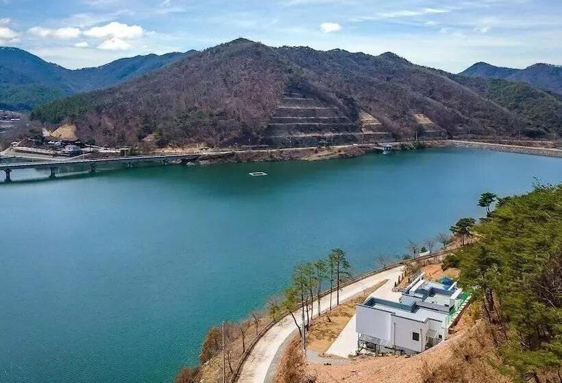 Majatalo Chungnam Cheongyang Kongmaea Poolvilla