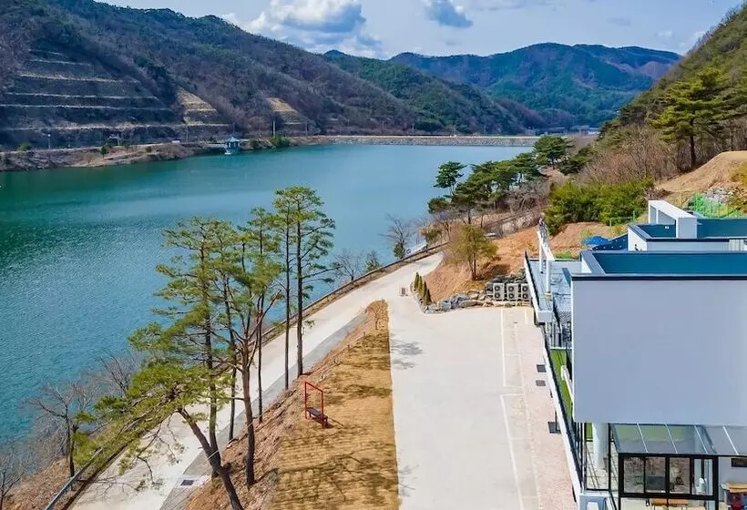 Majatalo Chungnam Cheongyang Kongmaea Poolvilla