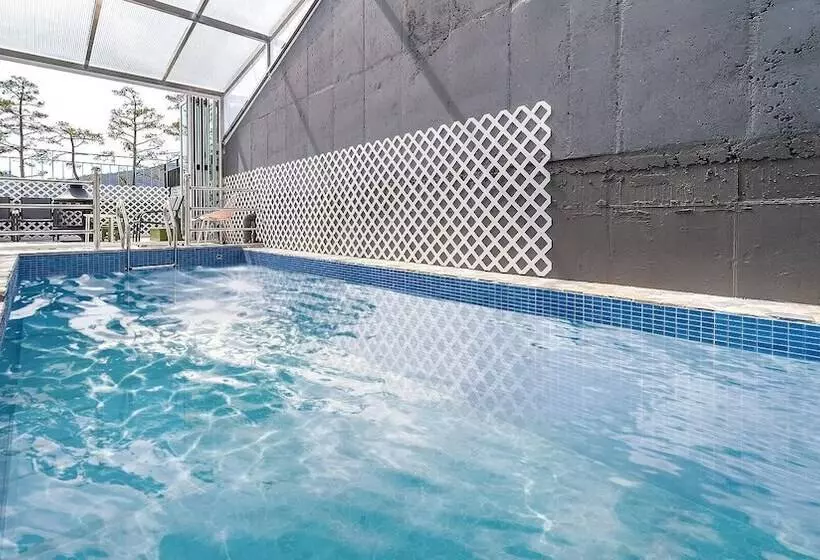 Majatalo Chungnam Cheongyang Kongmaea Poolvilla