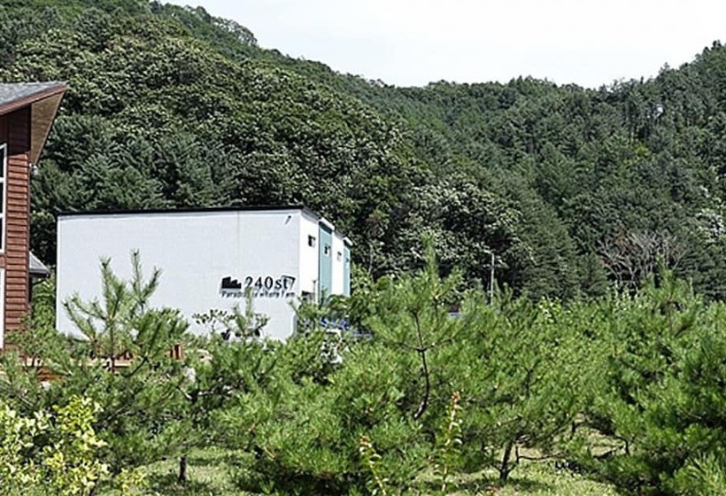 פנסיון Gapyeong 240st Pool Villa