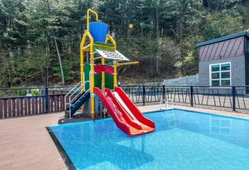 ペンション Gapyeong Dubai Dog Pool Villa