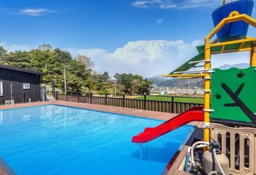 ペンション Gapyeong Dubai Dog Pool Villa