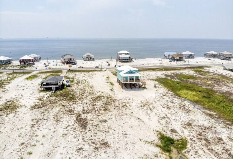 Salty Seahorse   Waterfront! Pet Friendly! Game Room, Pool Table, Beautiful Views   Room For The Who