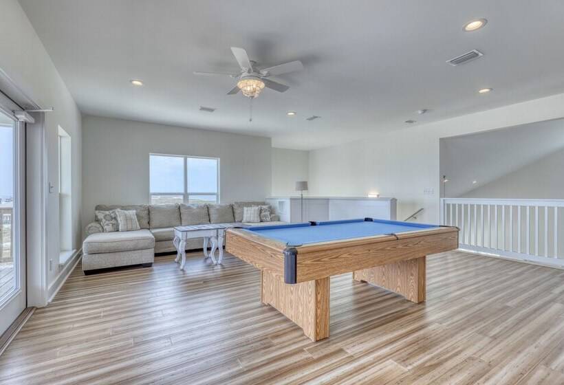 Salty Seahorse   Waterfront! Pet Friendly! Game Room, Pool Table, Beautiful Views   Room For The Who