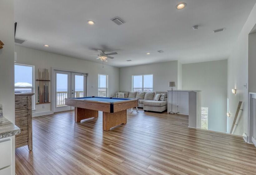 Salty Seahorse   Waterfront! Pet Friendly! Game Room, Pool Table, Beautiful Views   Room For The Who