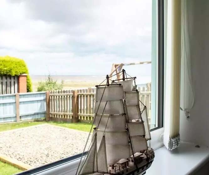 Stunning 3 Bed Cottage In Lowestoft