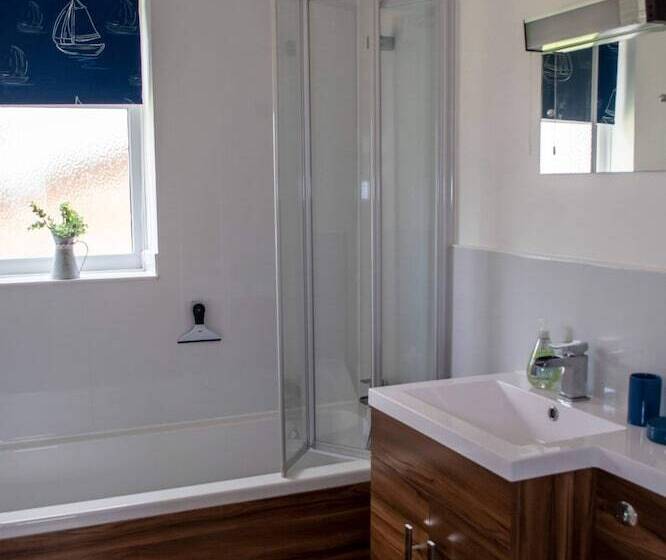 Stunning 3 Bed Cottage In Lowestoft