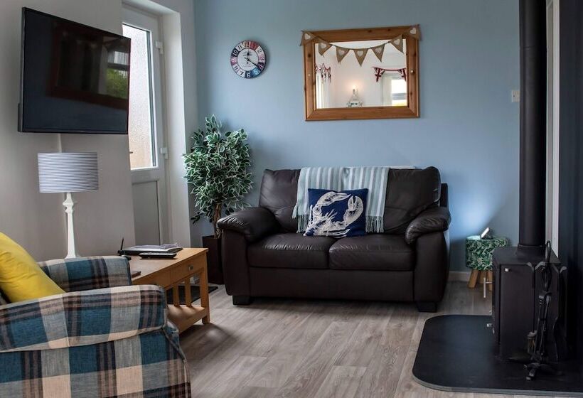 Stunning 3 Bed Cottage In Lowestoft