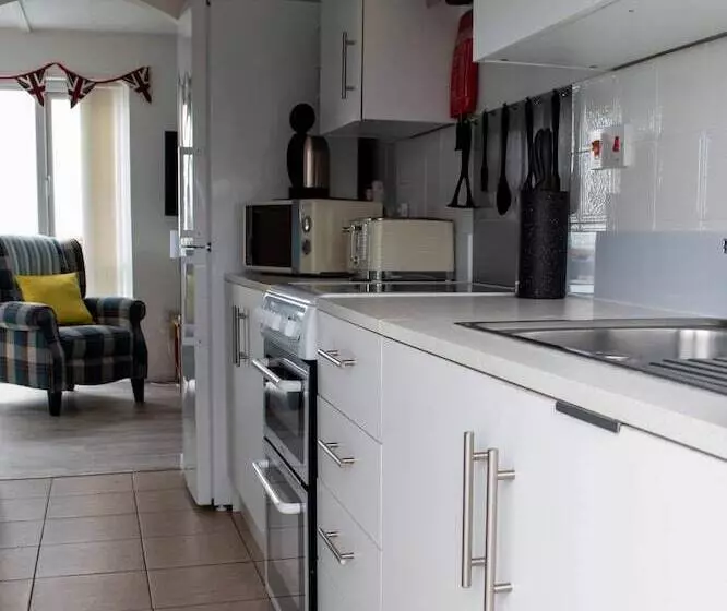 Stunning 3 Bed Cottage In Lowestoft