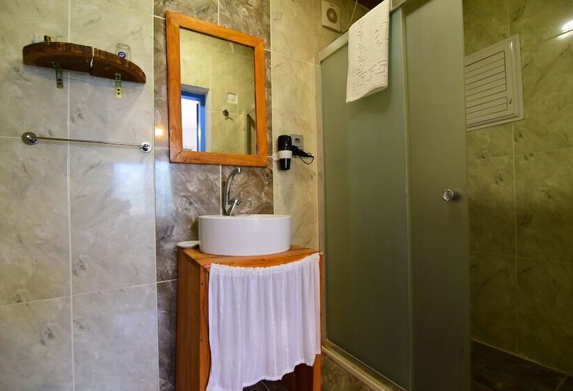 مبيت وإفطار Eleni Pansiyon