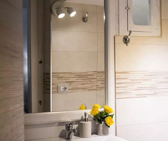 ベッドアンドブレックファースト Tourist Appartment Port Inn. Free Transport Structure Tu Cruise Ship