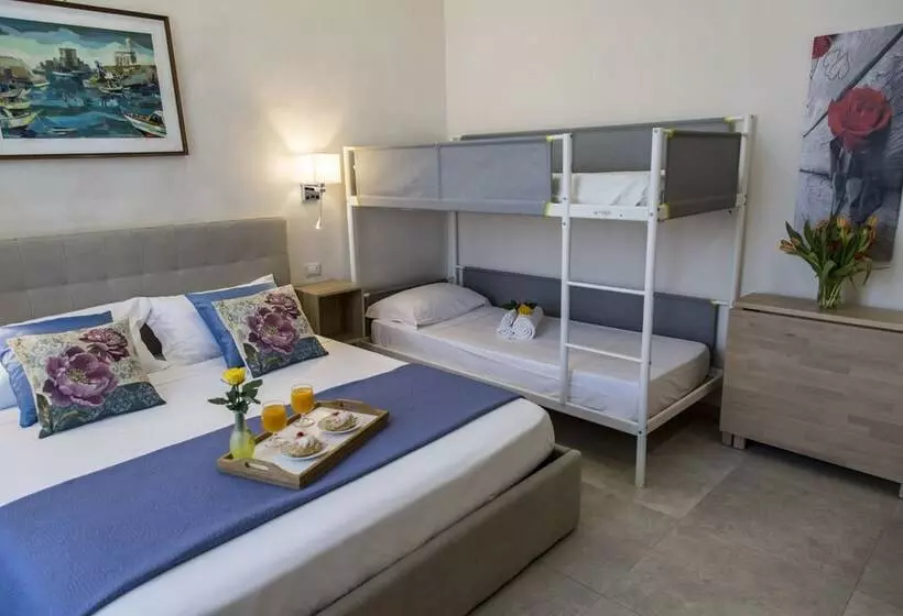 ベッドアンドブレックファースト Tourist Appartment Port Inn. Free Transport Structure Tu Cruise Ship