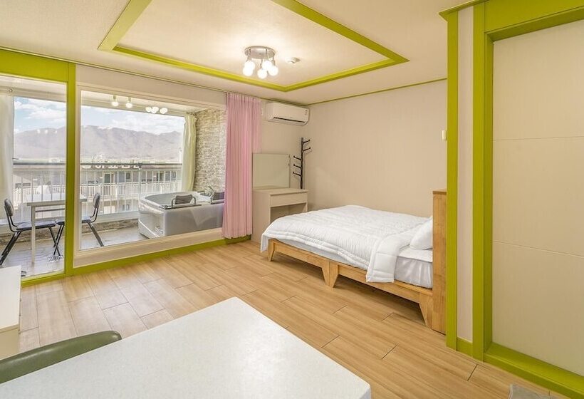 Ganghwa The Starspa Pension