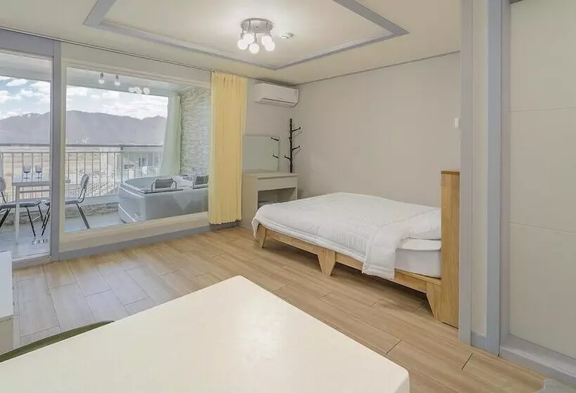 Ganghwa The Starspa Pension