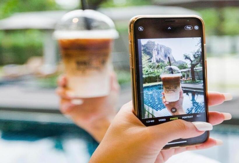 هتل B2 Krabi Ao Nang Premier Resort