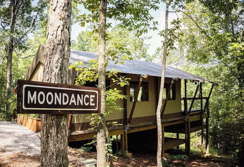 Hotelli Destination Resort