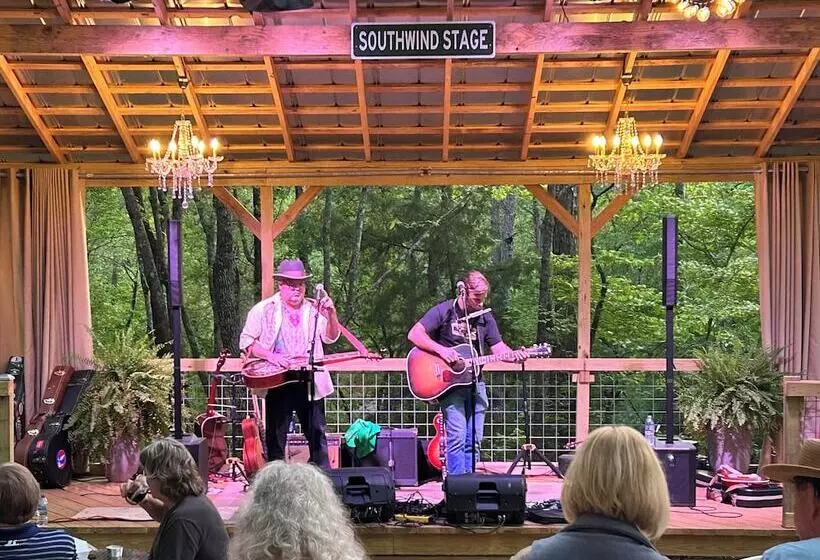 Hotelli Destination Resort