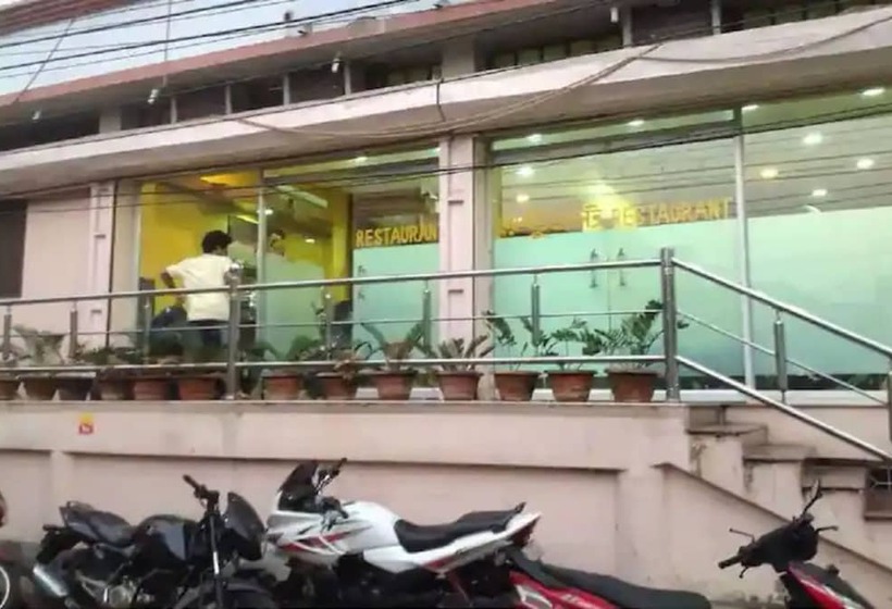 هتل Goroomgo City Centre Agartala