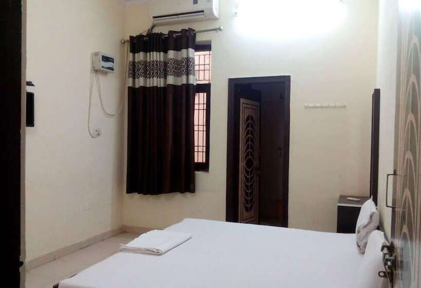 호텔 Goroomgo Laddu Gopal Guest Housemathura