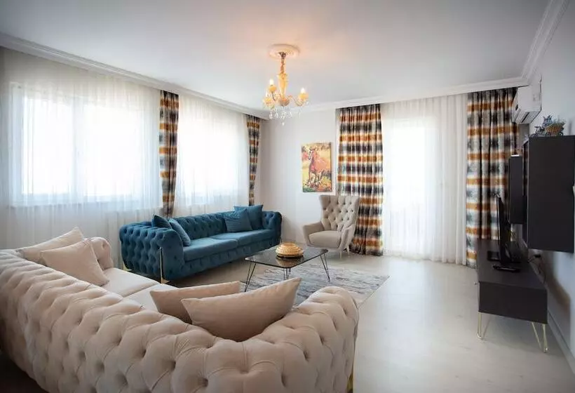 ホテル Leena Suites