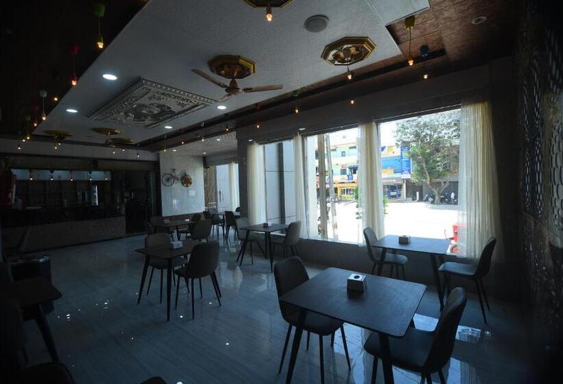 فندق R Empire Dvanagere