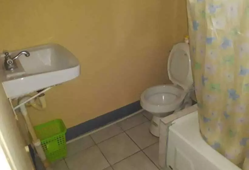 هتل Royal Savanna Inn