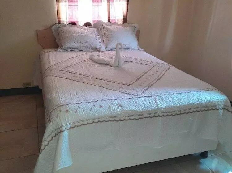 هتل Royal Savanna Inn