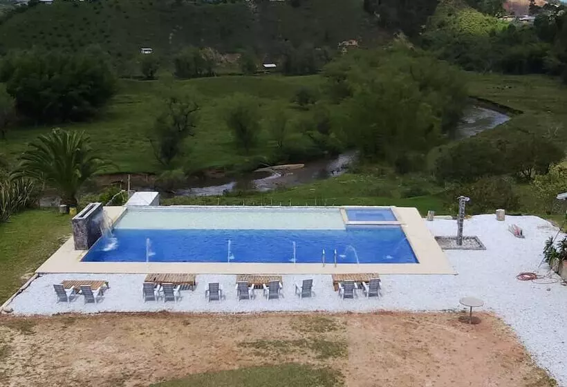 Maaseutuhotelli Hostería Brisas Del Río