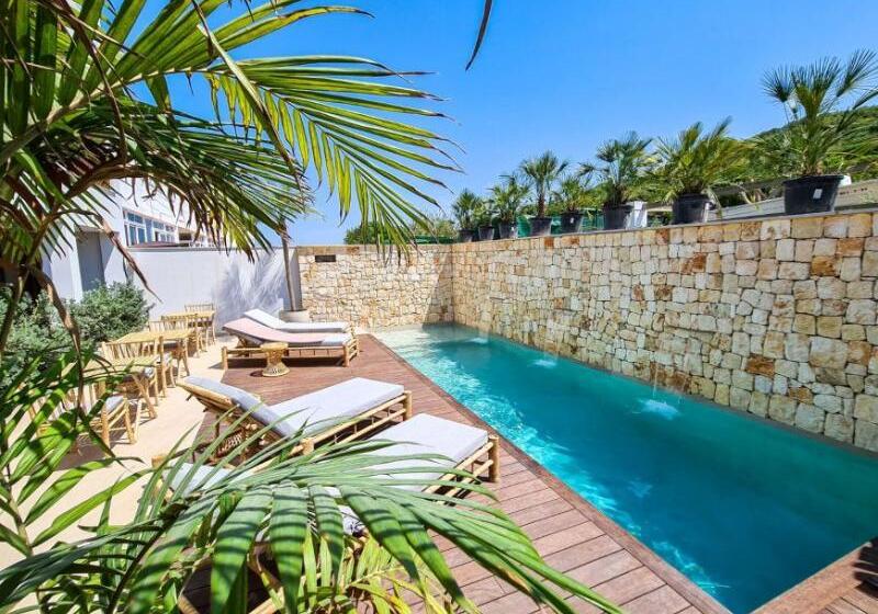 هتل S´estancia Suites